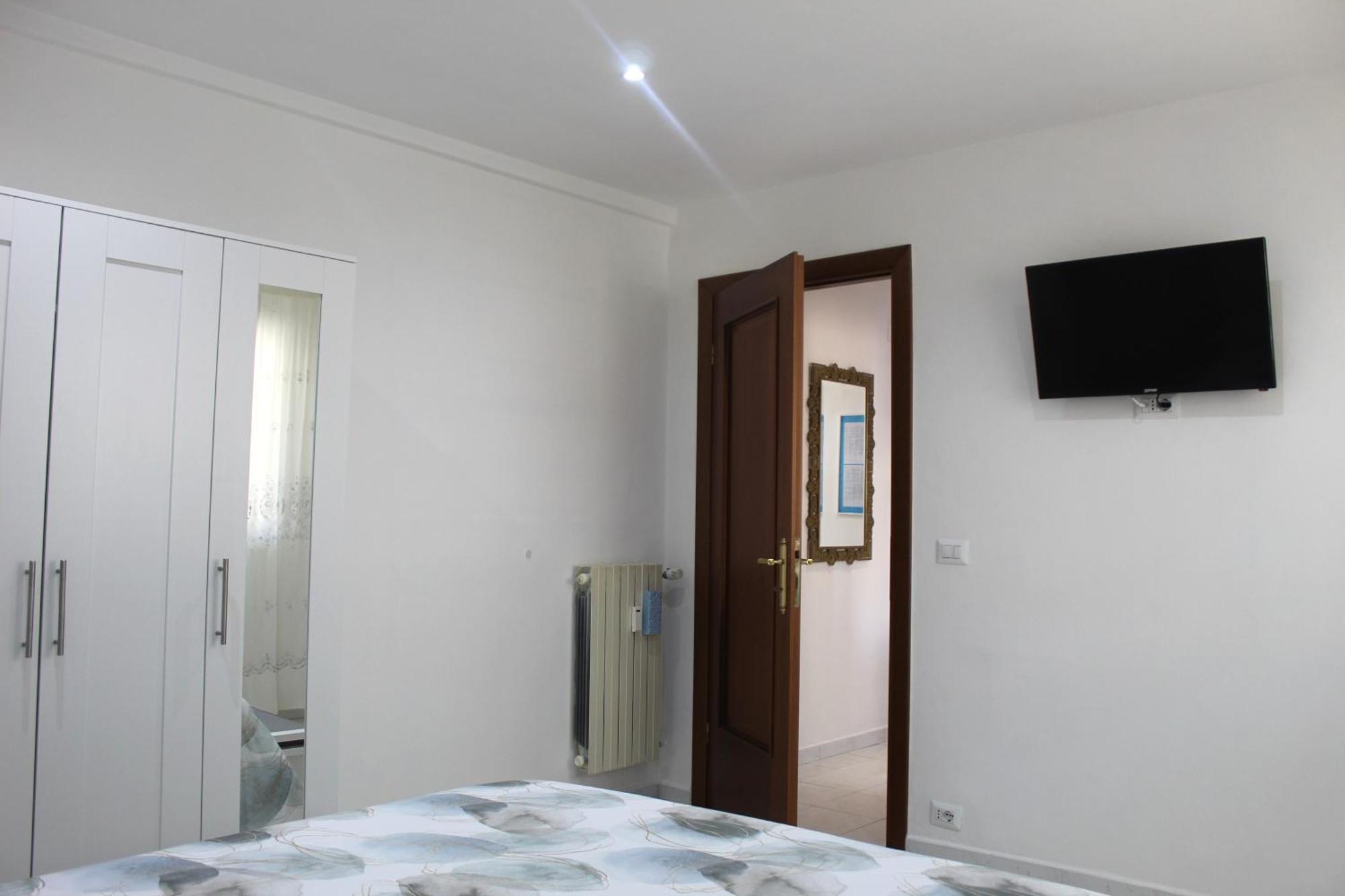 Elenae Domus Apartamento *